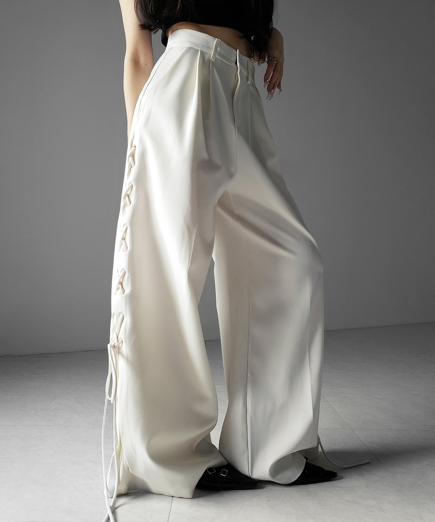 レースアップダブルタックワイドスラックス ／ laceup double tack wide slacks