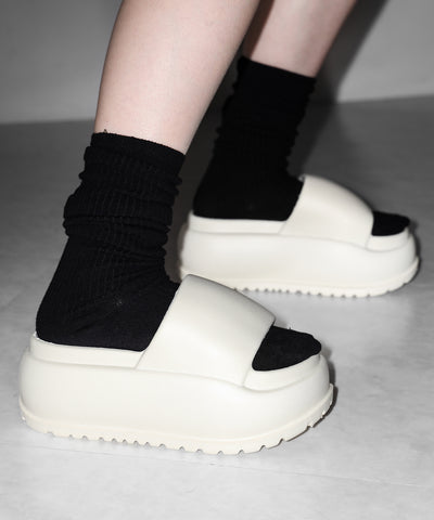 厚底ボリュームソールパフィースライドサンダル／platform volume sole puffy slide sandals