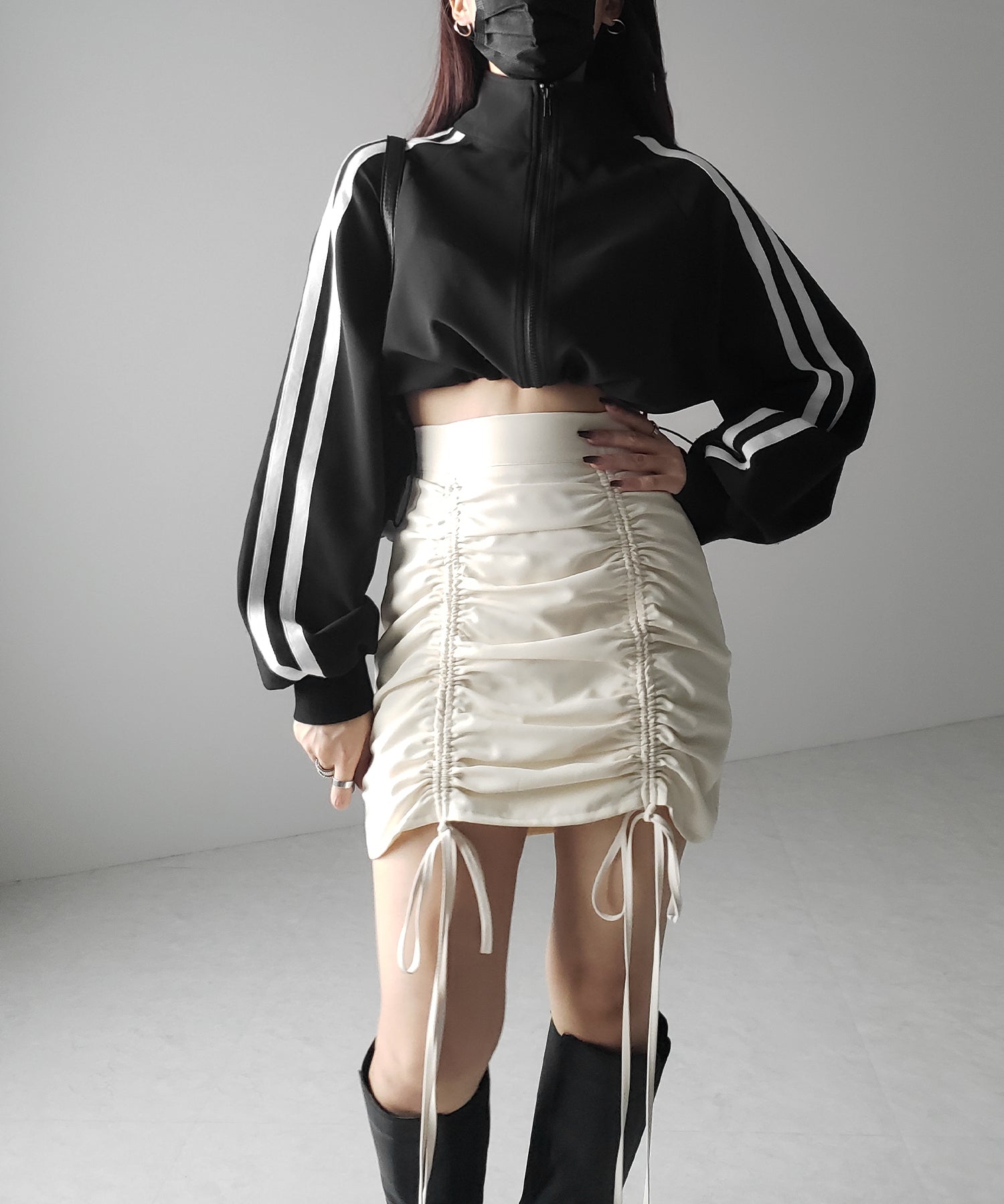 【 インパン裏地付 ／ セルフカット調節可能 】 ストラップダブルリボンシャーリングミニスカート ／ strap double ribbon shirring mini skirt