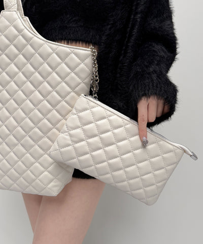 【 A4収納可 】フェイクレザーキルティングトートバッグ ／ fake leather quilted tote bag