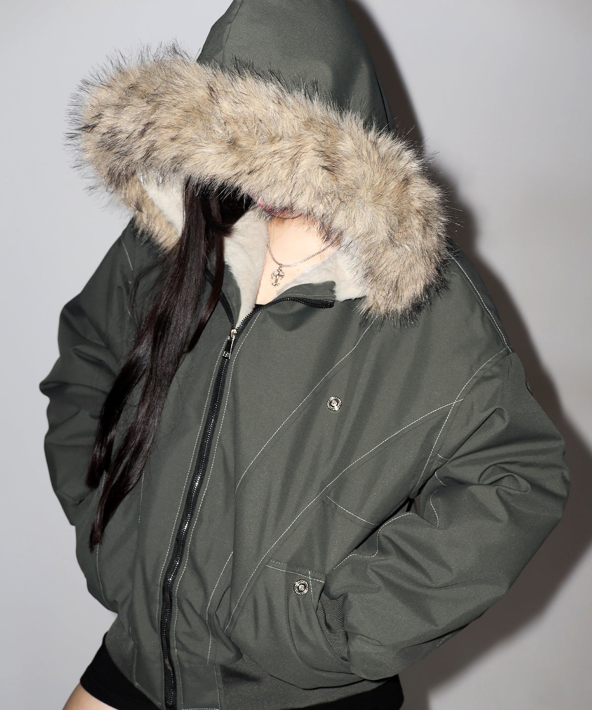 配色ステッチファーフード中綿オーバーブルゾン ／ stitch fur hood fake down over blouson