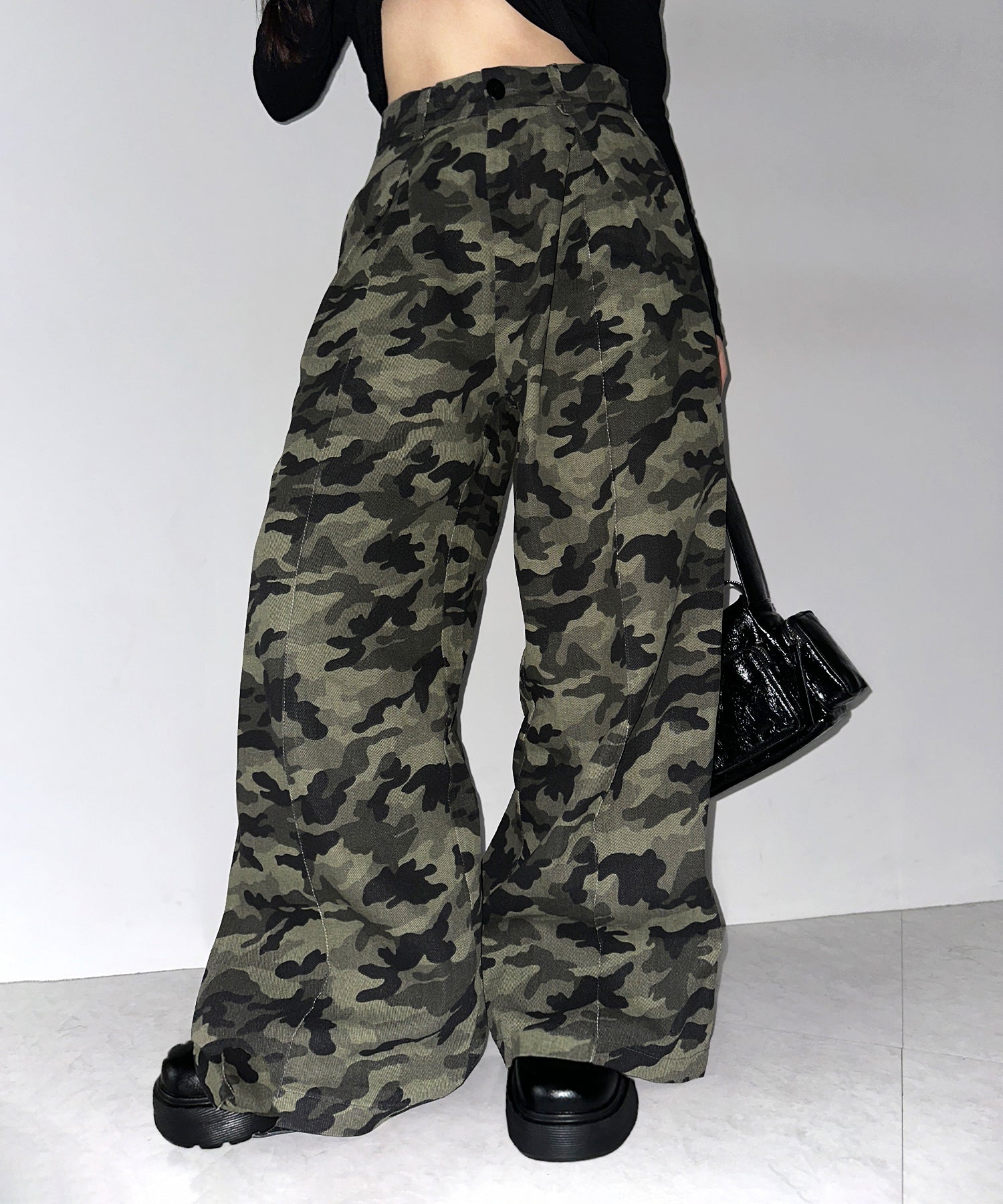 【 ２color ／ ４size 】ダブルタックヴィンテージカモフラージュワイドパンツ ／ double tuck vintage camouflage wide pants
