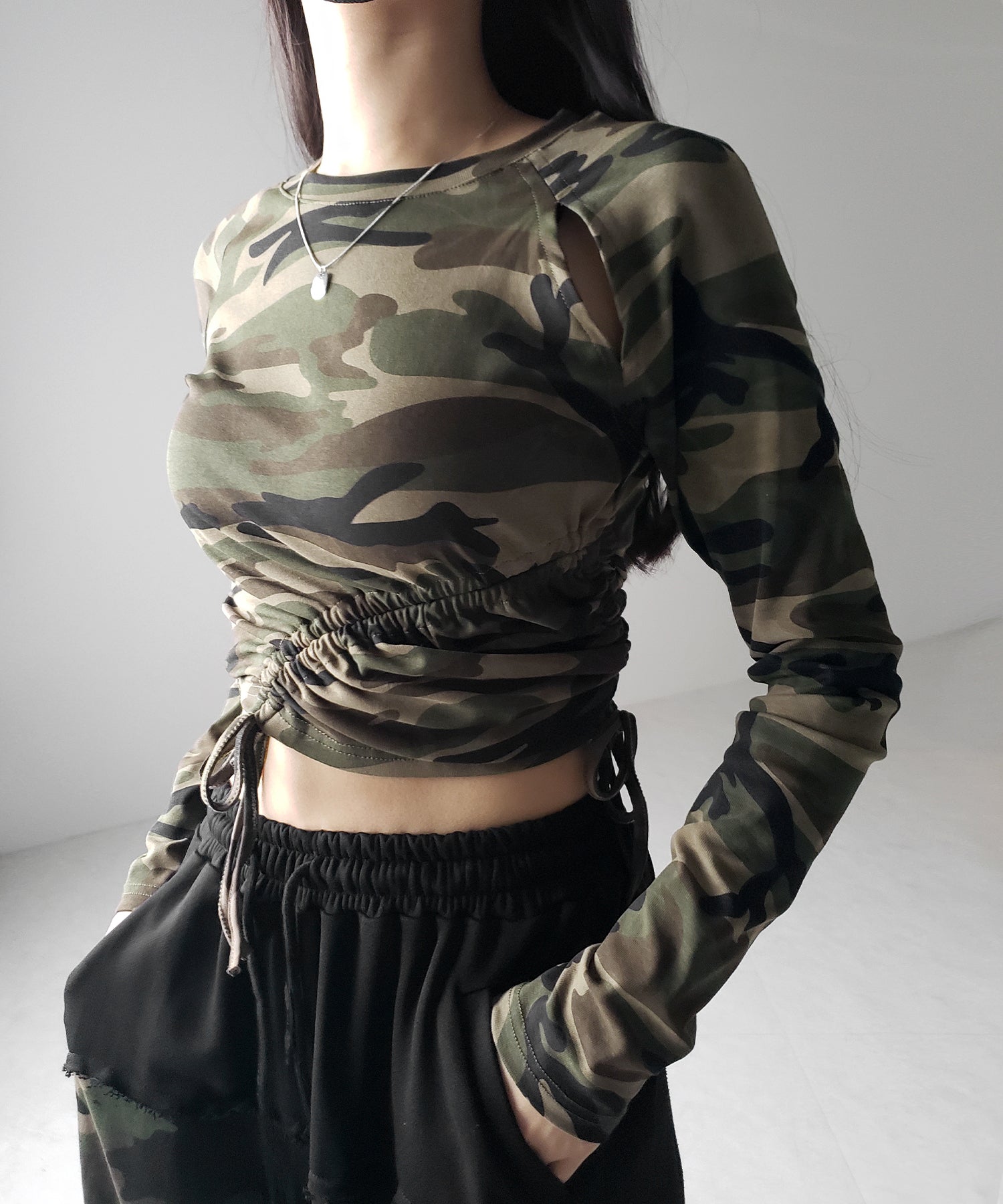サイドシャーリングカモフラミリタリートップス ／ side shirring camouflage military tops