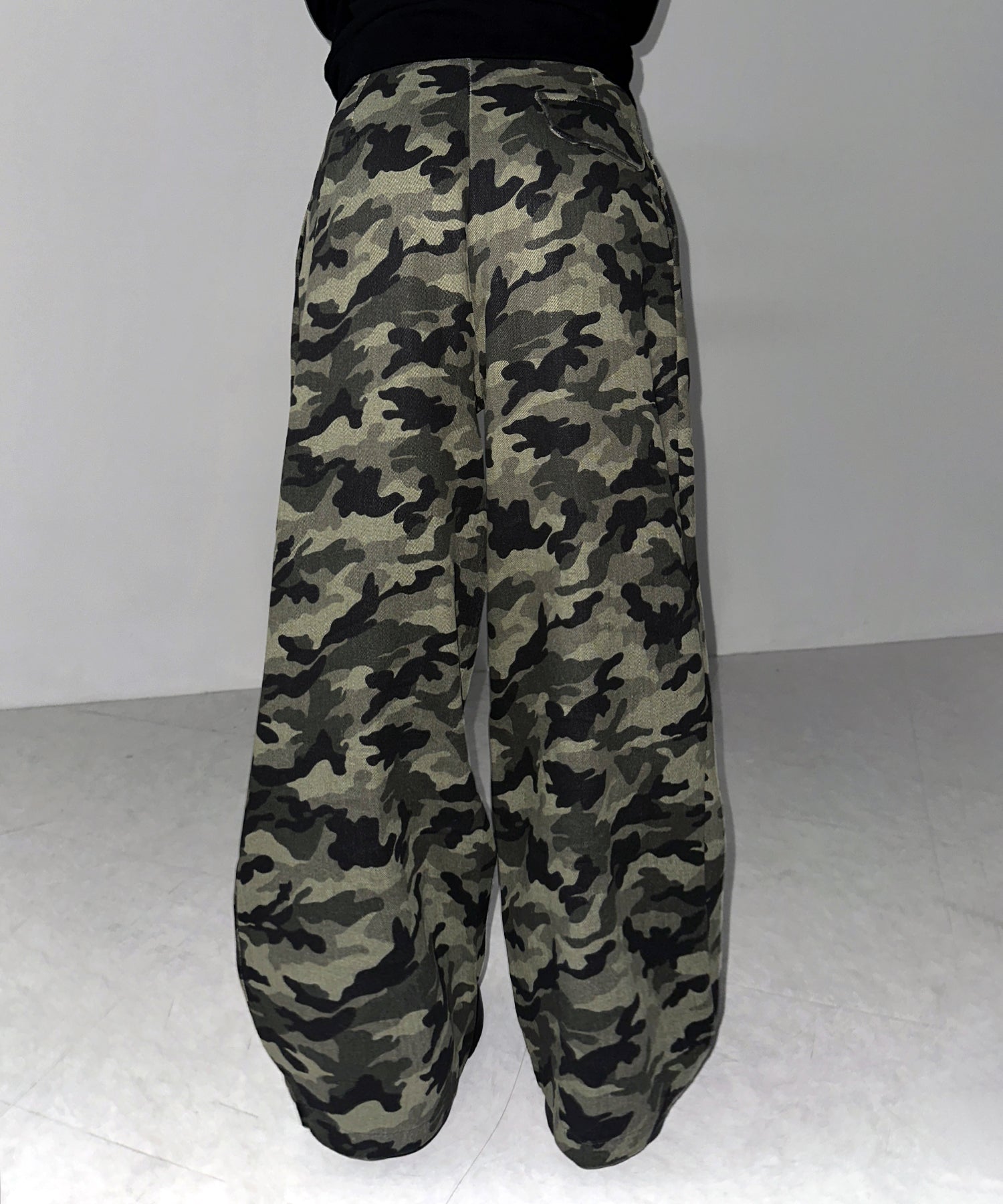 【 ２color ／ ４size 】ダブルタックヴィンテージカモフラージュワイドパンツ ／ double tuck vintage camouflage wide pants