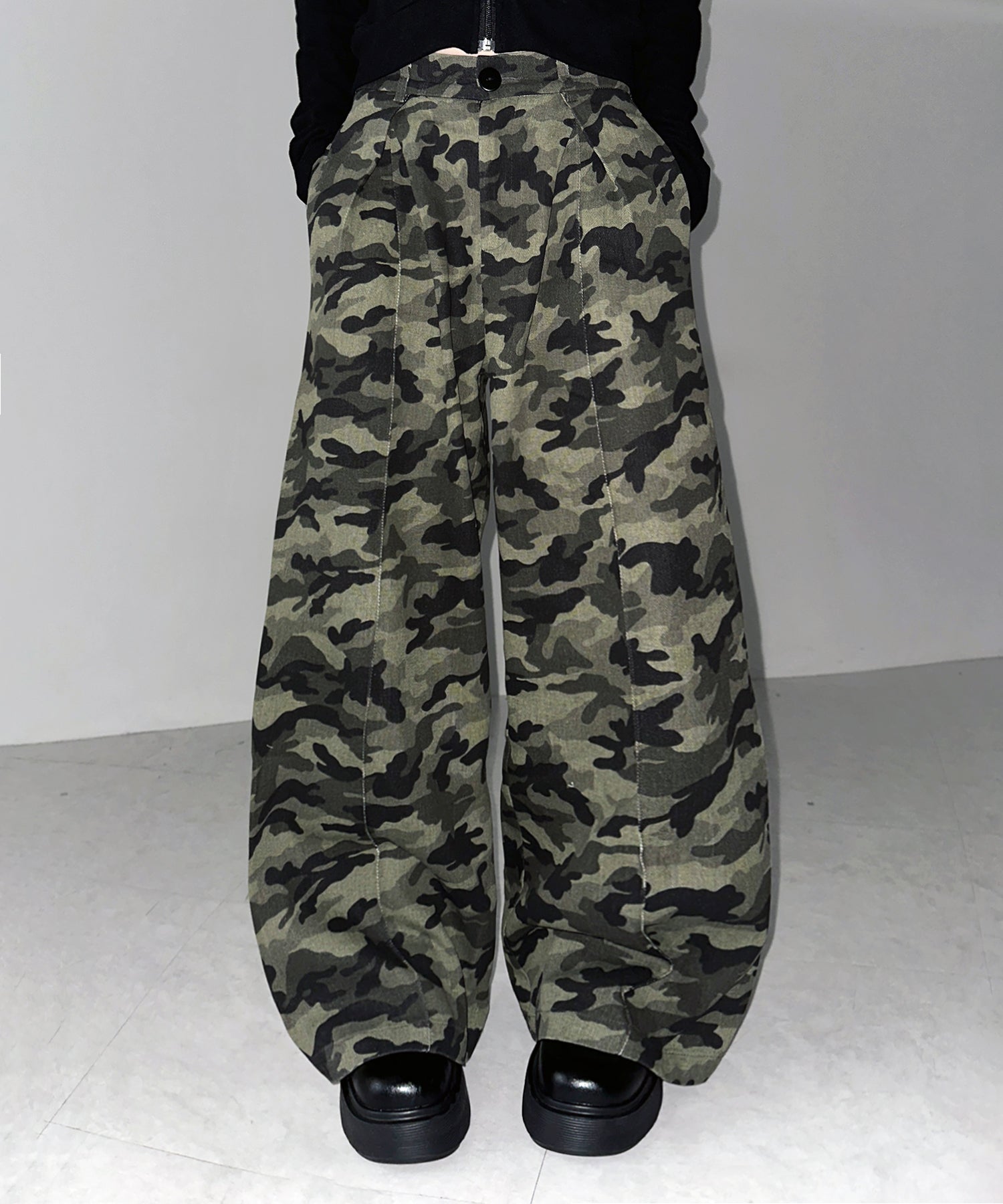 【 ２color ／ ４size 】ダブルタックヴィンテージカモフラージュワイドパンツ ／ double tuck vintage camouflage wide pants