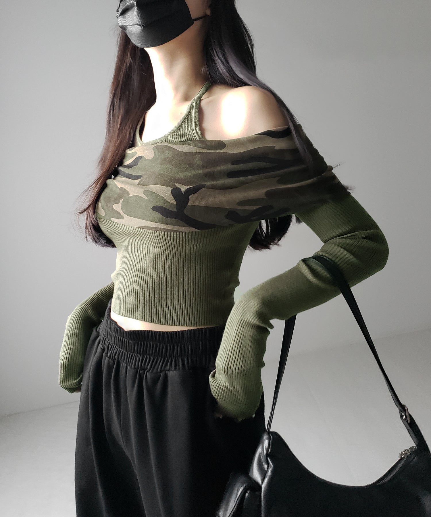 オフショルダーカモフラホルターネックリブニット ／ off shoulder camouflage halter neck lib knit
