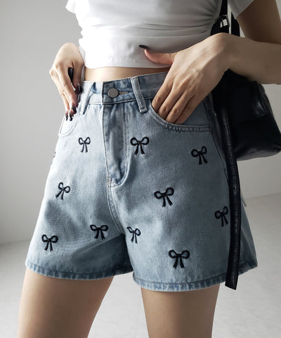 【 ２color 】ミニリボン刺繍ハイウエストデニムショートパンツ ／ mini ribbon  embroidery high waist denim short pants