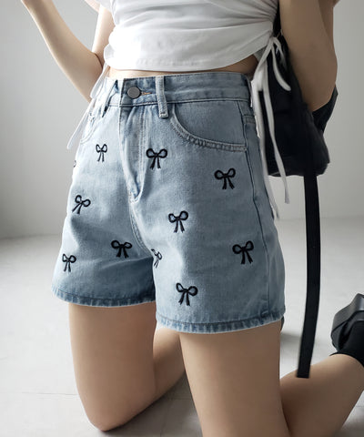 【 ２color 】ミニリボン刺繍ハイウエストデニムショートパンツ ／ mini ribbon  embroidery high waist denim short pants