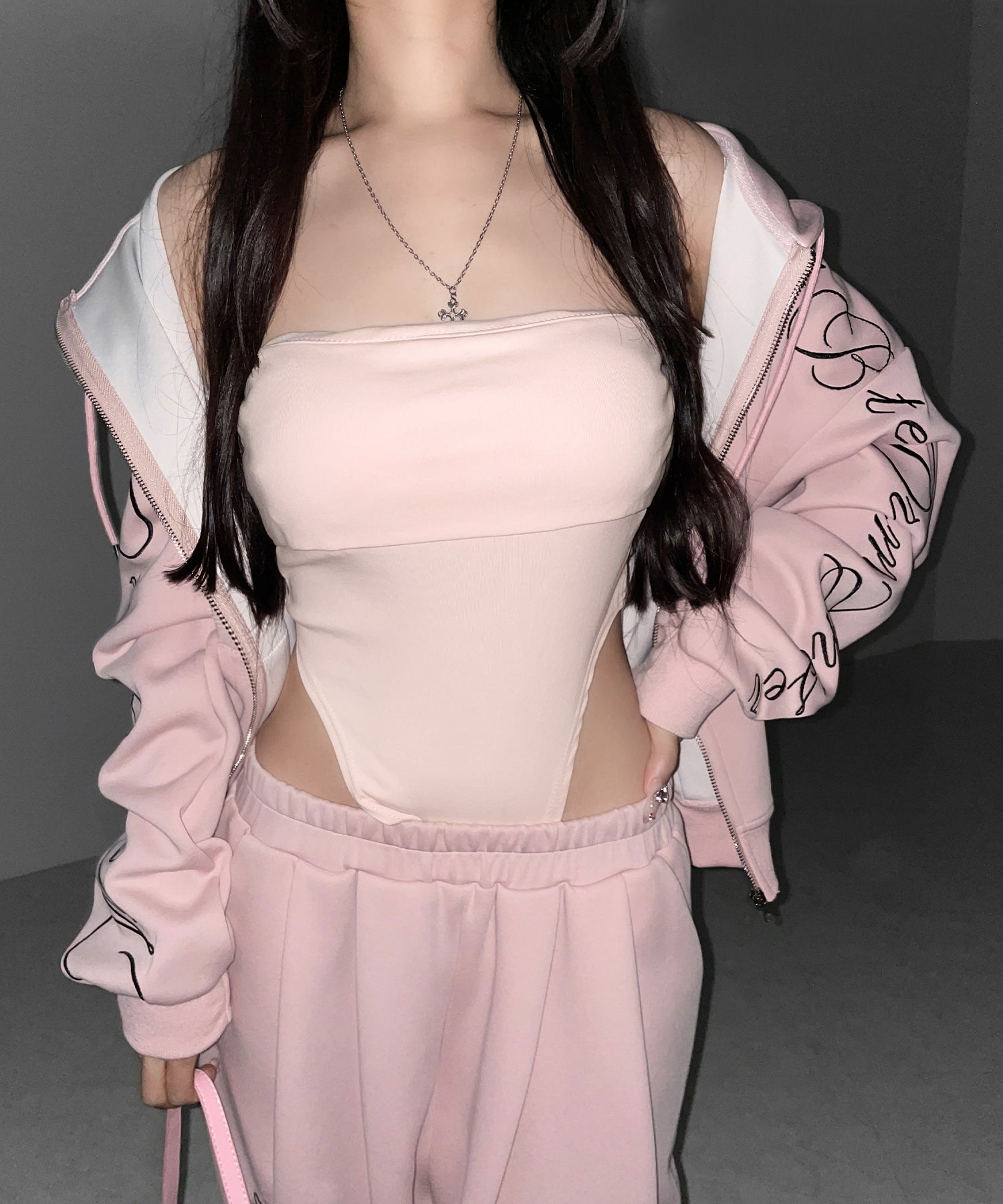 ボディスーツカットアウトベアトップ ／bodysuits cutout bare tops