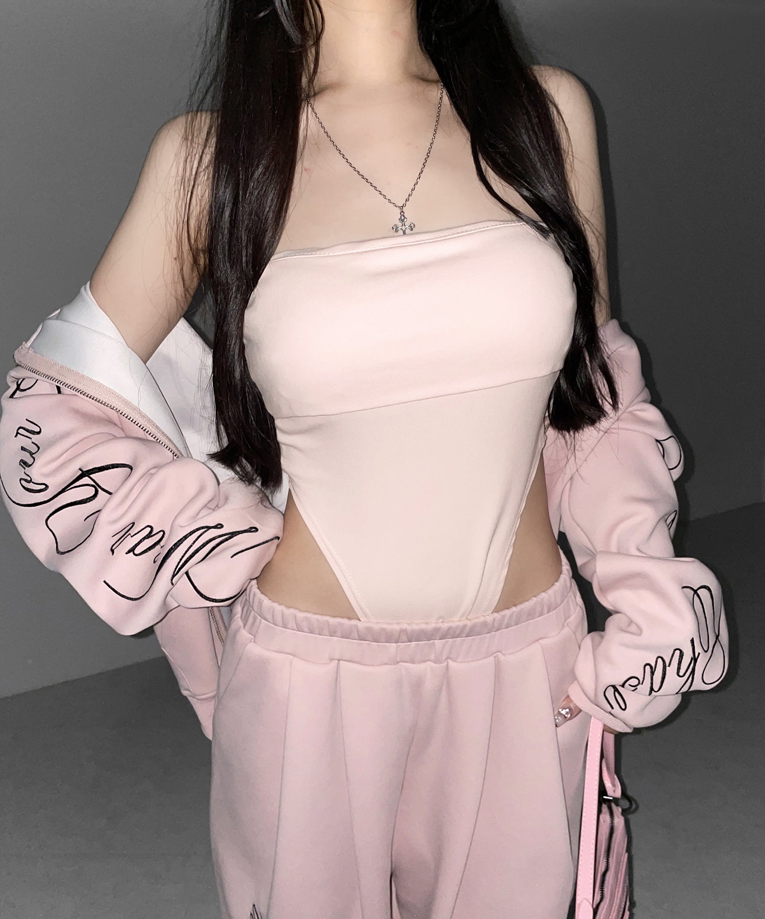 ボディスーツカットアウトベアトップ ／bodysuits cutout bare tops