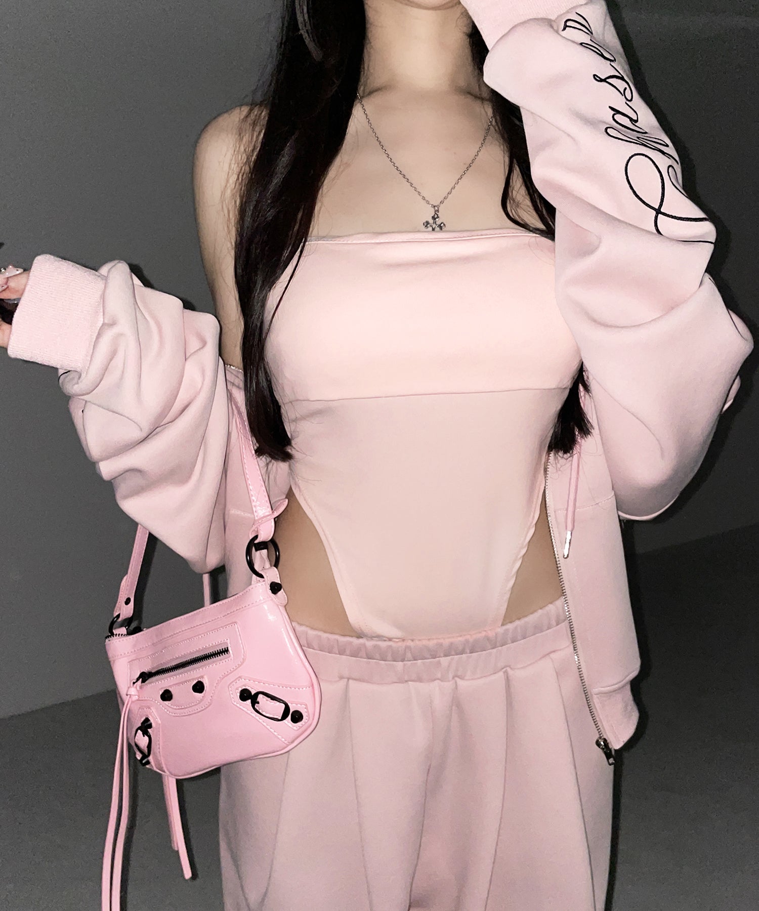 ボディスーツカットアウトベアトップ ／bodysuits cutout bare tops