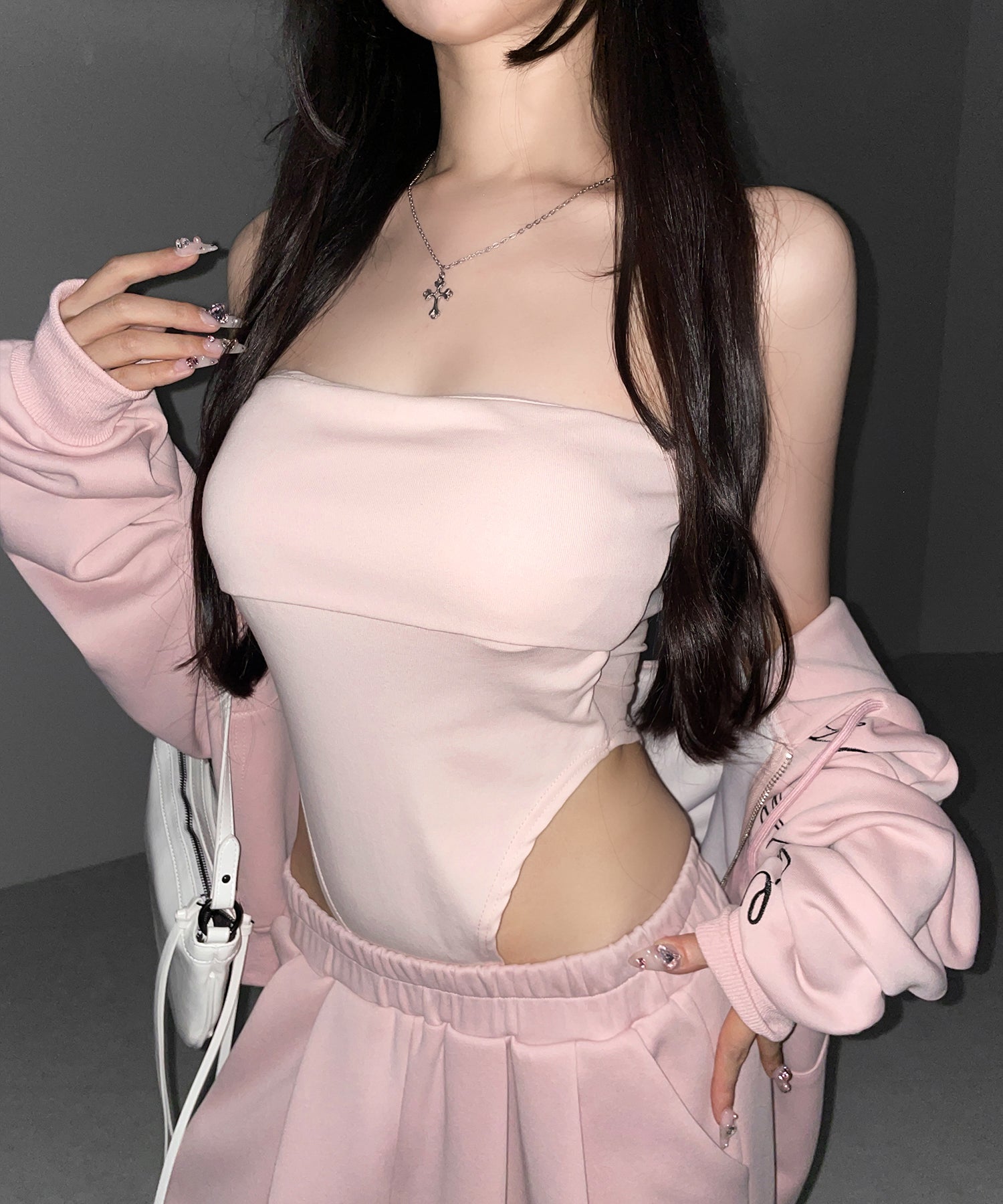 ボディスーツカットアウトベアトップ ／bodysuits cutout bare tops