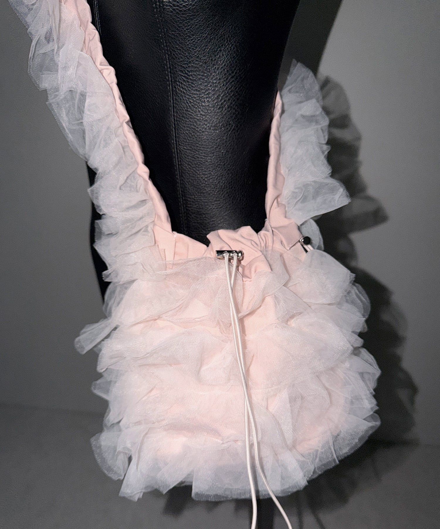 チュールフリル巾着ミニショルダーバッグ／ tulle frill drawstring