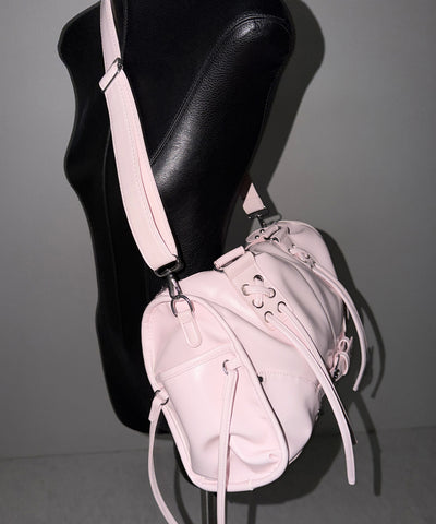 【 ショルダーストラップ付き２WAY 】レースアップベルテッドフリンジボストンショルダーバッグ／lace up belted fringe boston shoulder bag