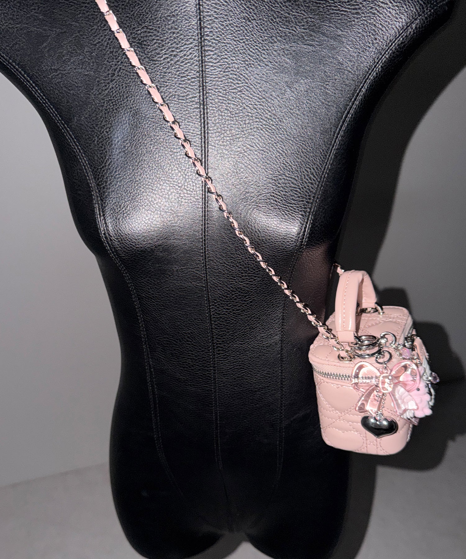 ハートキルティングミニバニティバッグ / heart quilted mini vanity bag