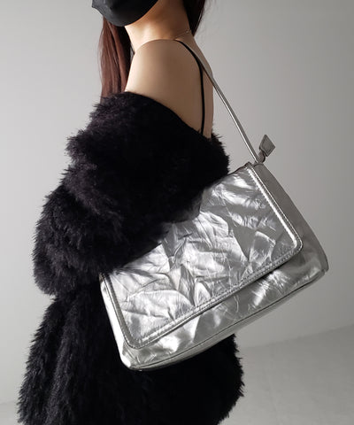 【 ２color 】クラッシュレザースクエアショルダーバッグ