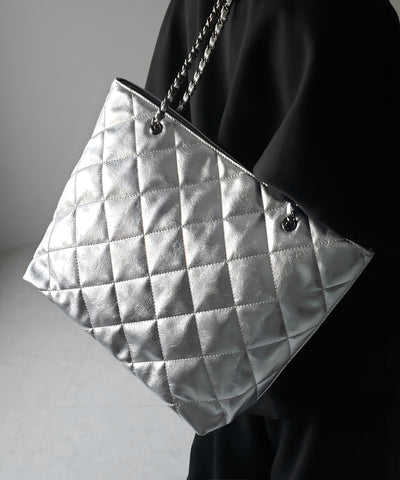 【 ３color ／ A4収納可 】キルティングチェーンスクエアトートショルダーバッグ ／ quilting chain square tote shoulder bag