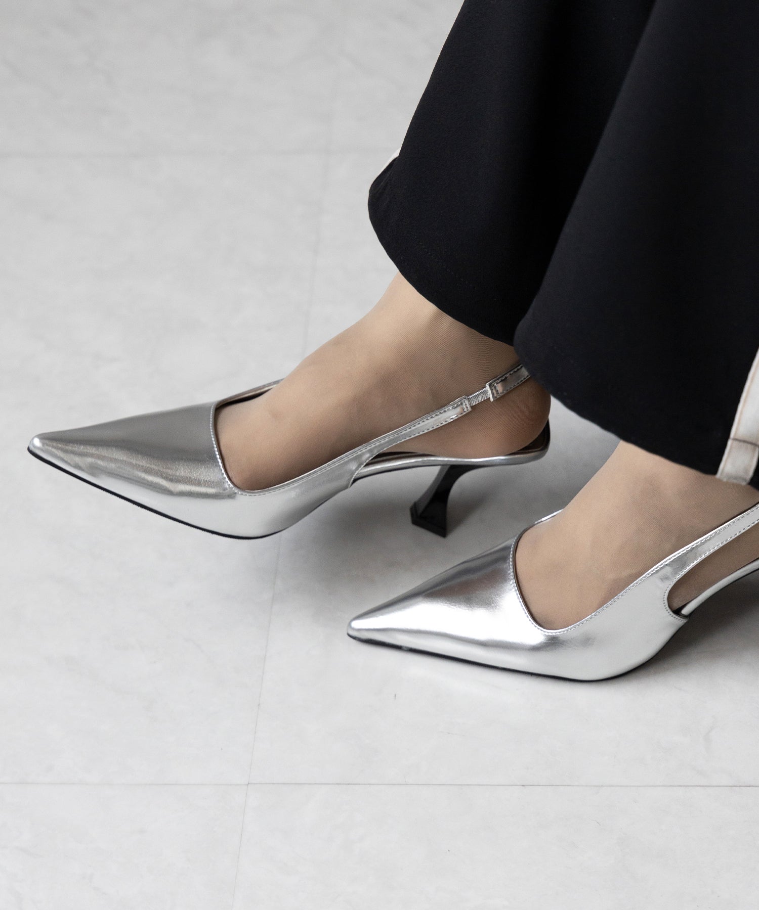 【 ２color 】ポインテッドトゥチャンキーヒールメタリックミュール ／ pointed toe chunky heel metallic mules