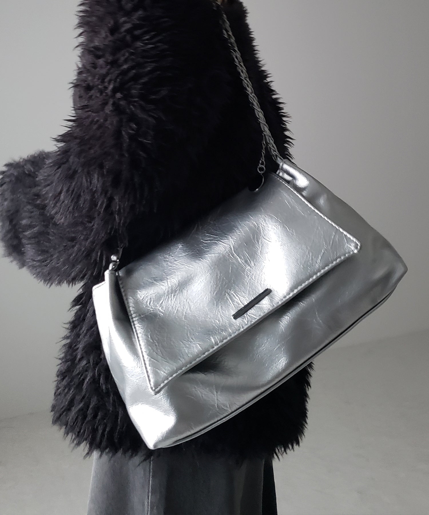 【 ３color 】チェーンフェイクレザーフラップショルダーバッグ ／ chain fake leather flap shoulder bag