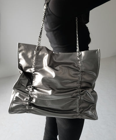 【 ３color ／ A4収納可 】ダブルシャーリングフェイクレザースクエアチェーンバッグ ／ double shirring fake leather square chain bag