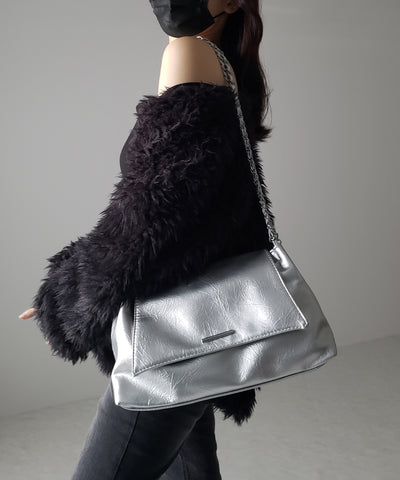 【 ３color 】チェーンフェイクレザーフラップショルダーバッグ ／ chain fake leather flap shoulder bag