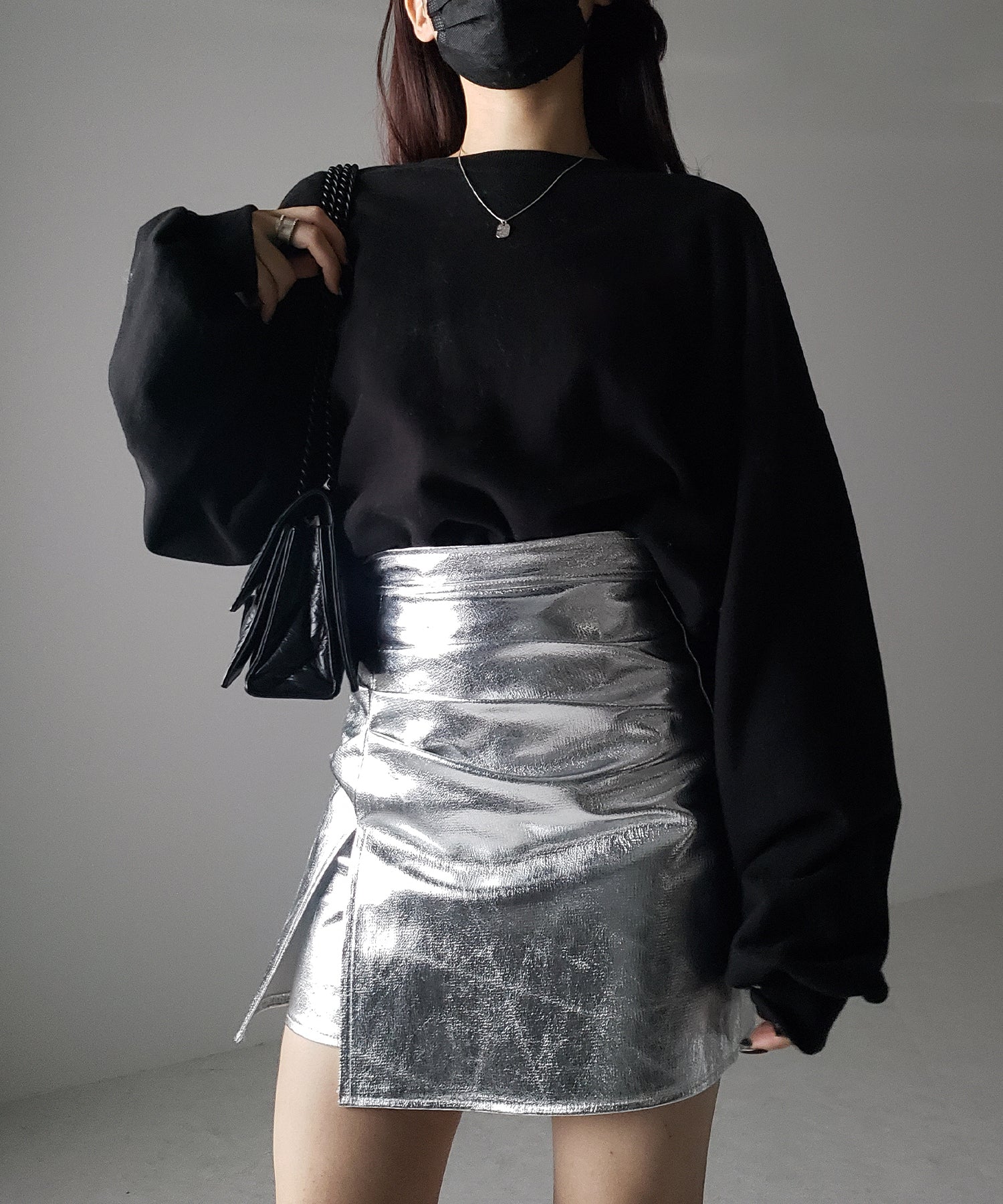 【 ３color ／４size 】３タックメタリックスリットハイウエストタイトミニスカート ／ three tuck metallic slit highwaist tight mini skirt