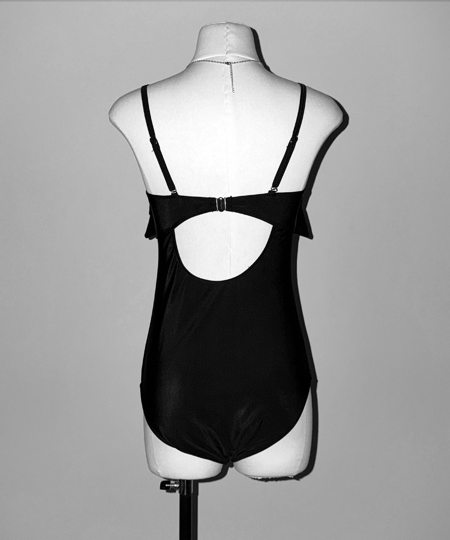 【 レディース水着 】フロントリボンカットアウトワンピース水着 ／ front ribbon cutout onepiece swimwear