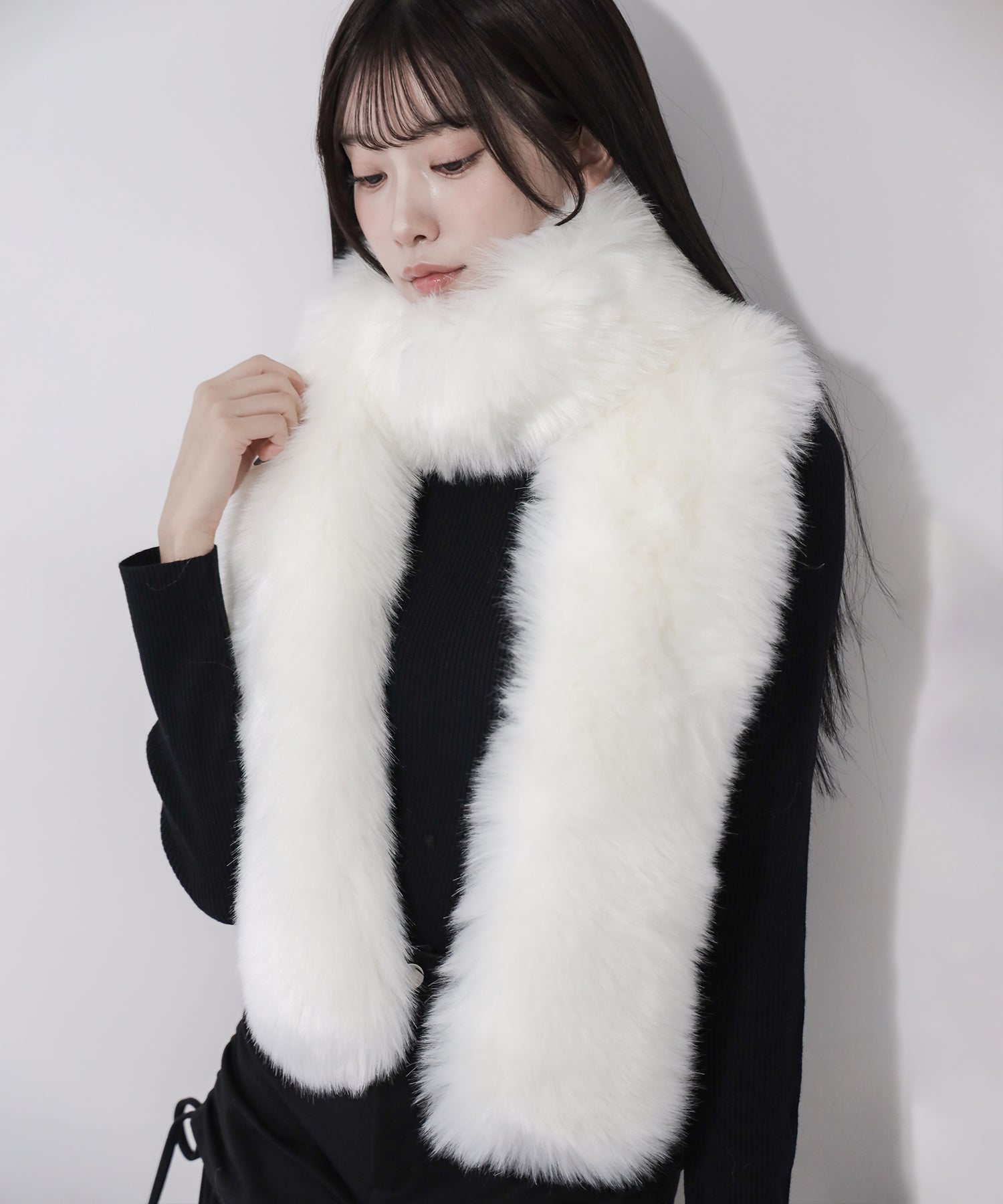 フェイクファーボリュームロングマフラー ／ fake fur volume long muffler