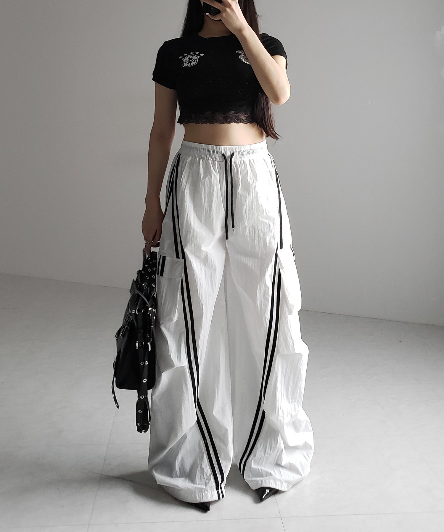 【 ３color ／裾絞り可能２WAY 】サイドラインナイロンタックカーゴワイドパンツ ／ side line nylon tuck cargo wide pants