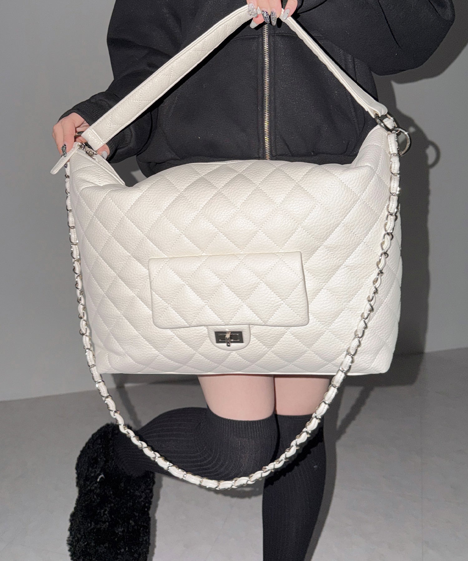【 ショルダーストラップ付き２WAY 】キルティングスクエアトートショルダーバッグ / quilted square tote shoulder bag