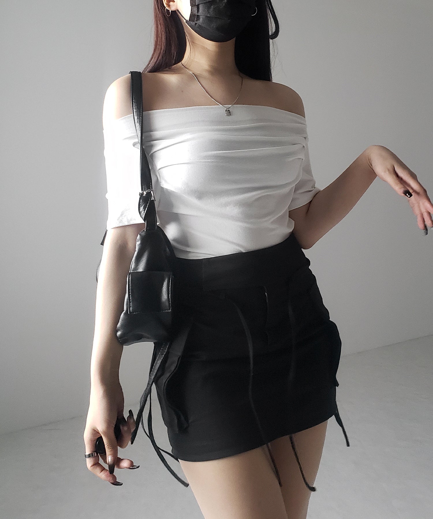 【 ３color 】半袖タックデザインドレープオフショルダートップス