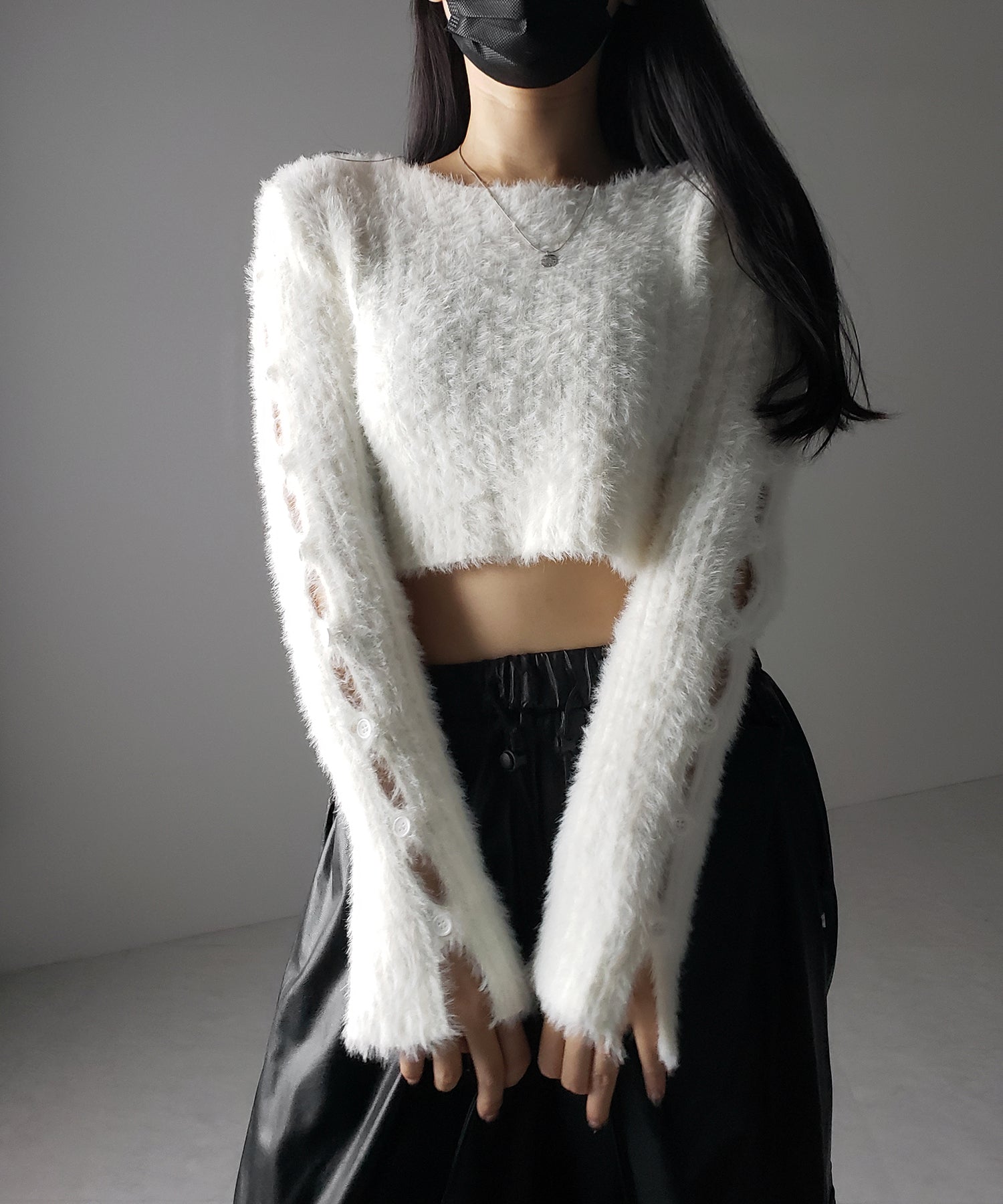 【 ３color 】カットアウトスリットスリーブショートシャギーニット ／ cutout slit sleeve short shaggy knit