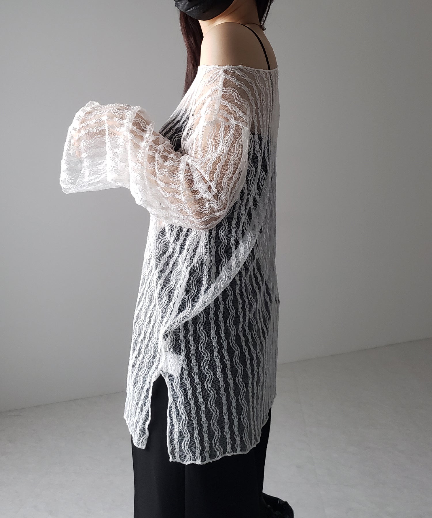【 ２WAY 】ワンショルワイドスリーブルーズシアートップス ／ one shoulder wide sleeve loose sheer tops