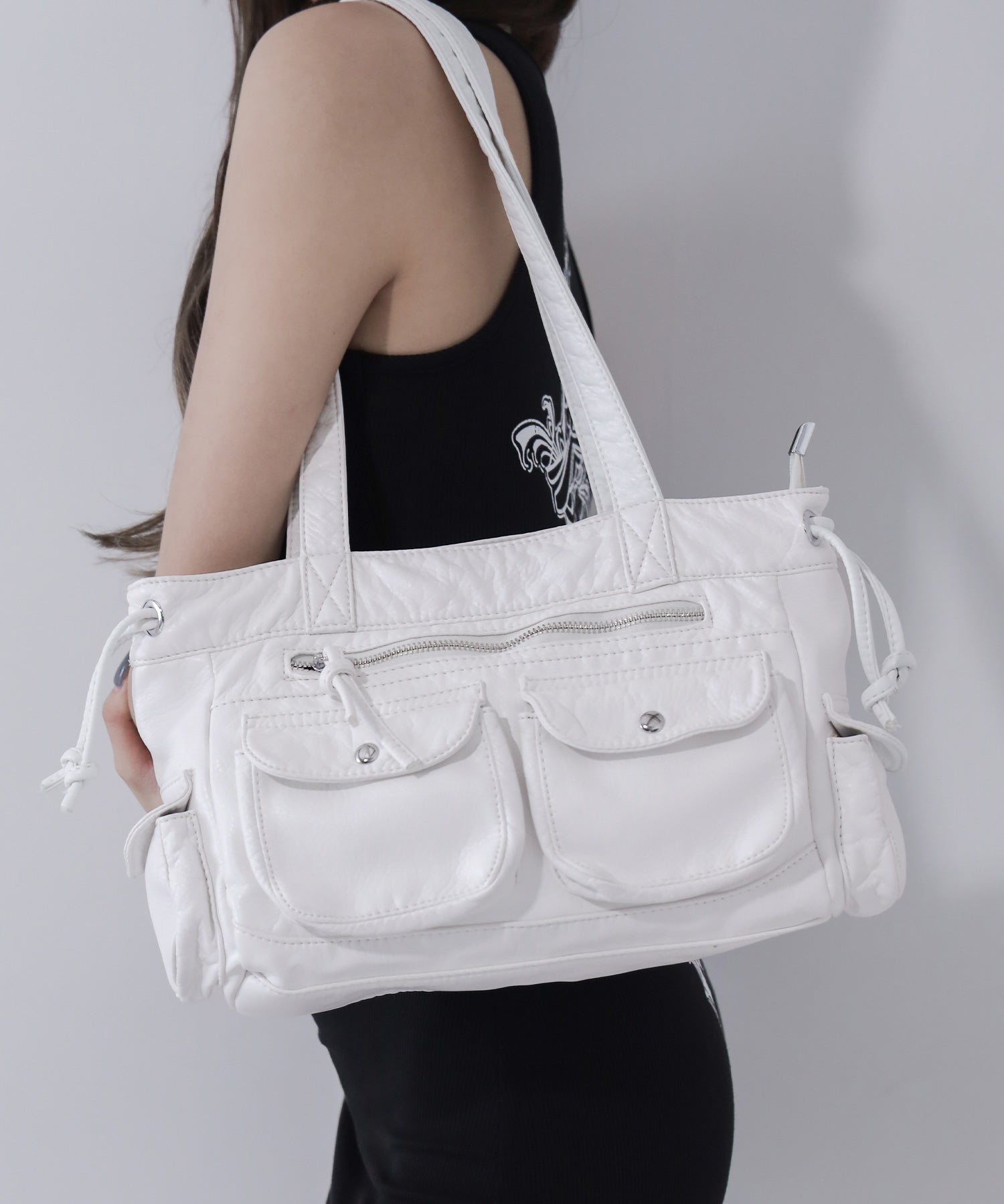 【 ３color 】アウトポケットジップアップエンボスヴィンテージハンドバッグ ／ out pocket zipup embossed vintage handbag
