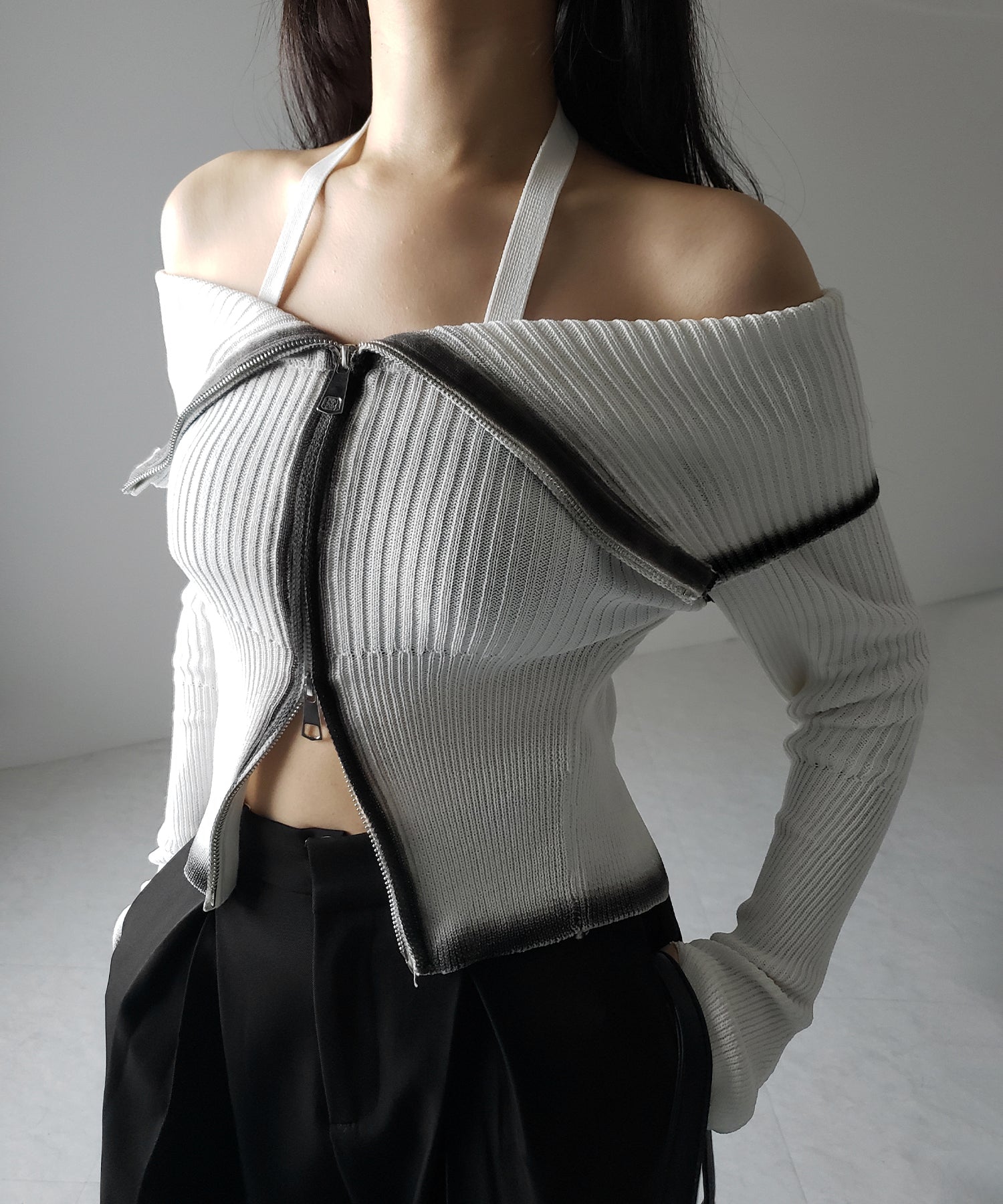 【 ２color 】スプレー加工ダブルジップオフショルサマーリブニット ／ spray double zip off shoulder summer rib knit