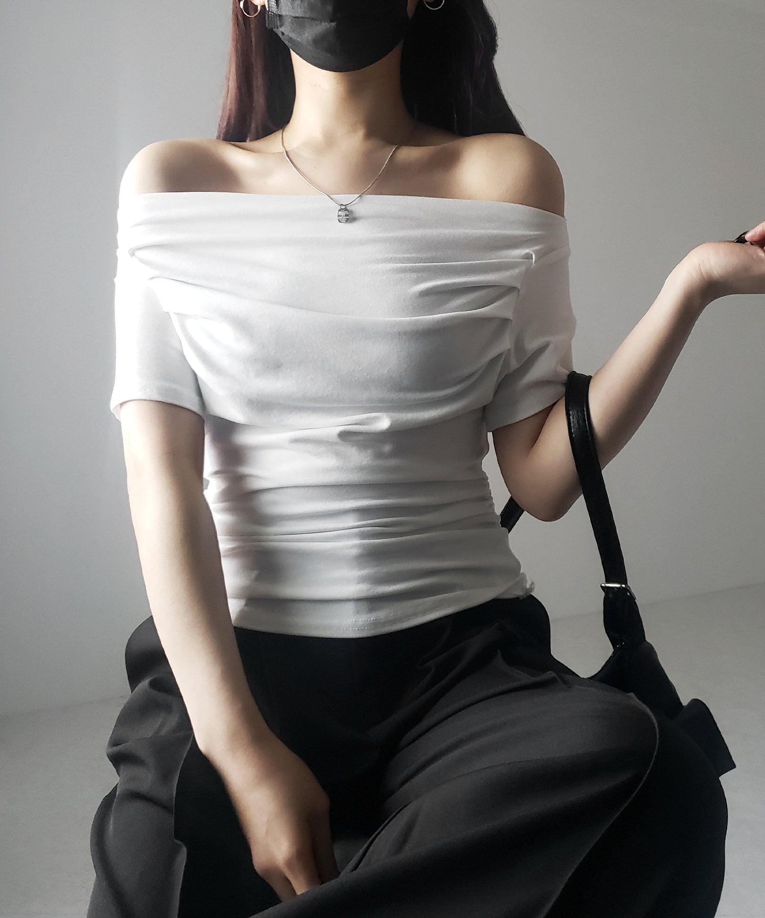 【 ３color 】半袖タックデザインドレープオフショルダートップス
