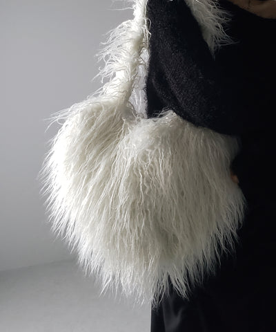 【 ４color 】シャギーファーハートショルダーバッグ ／ shaggy fur heart shoulder bag