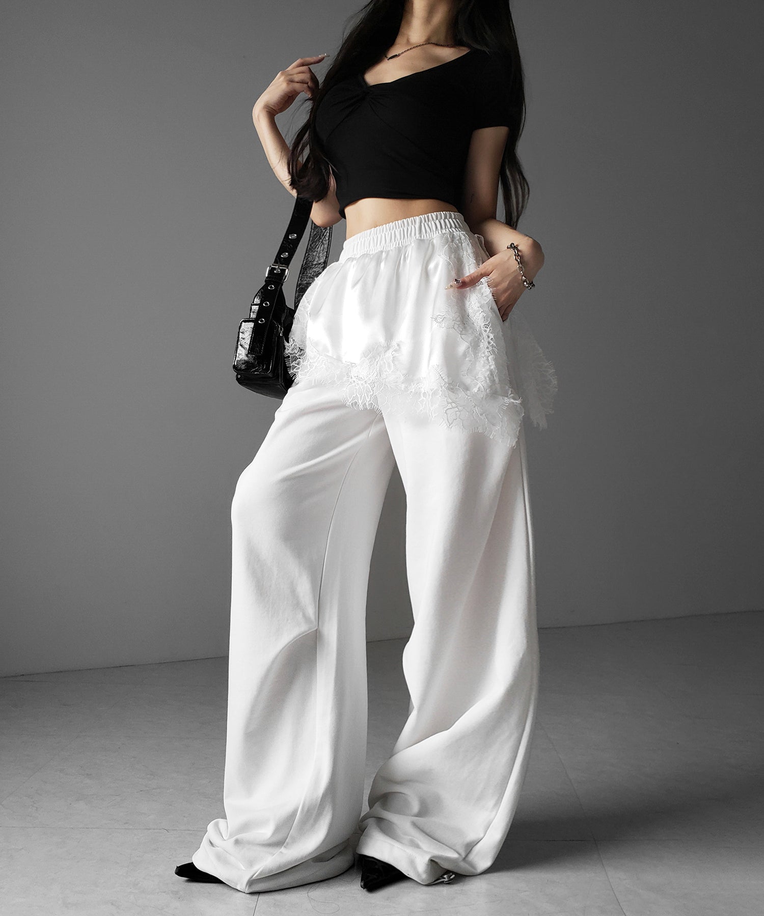 レースドッキングレイヤードスウェットワイドパンツ ／ lace docking layered sweat wide pants