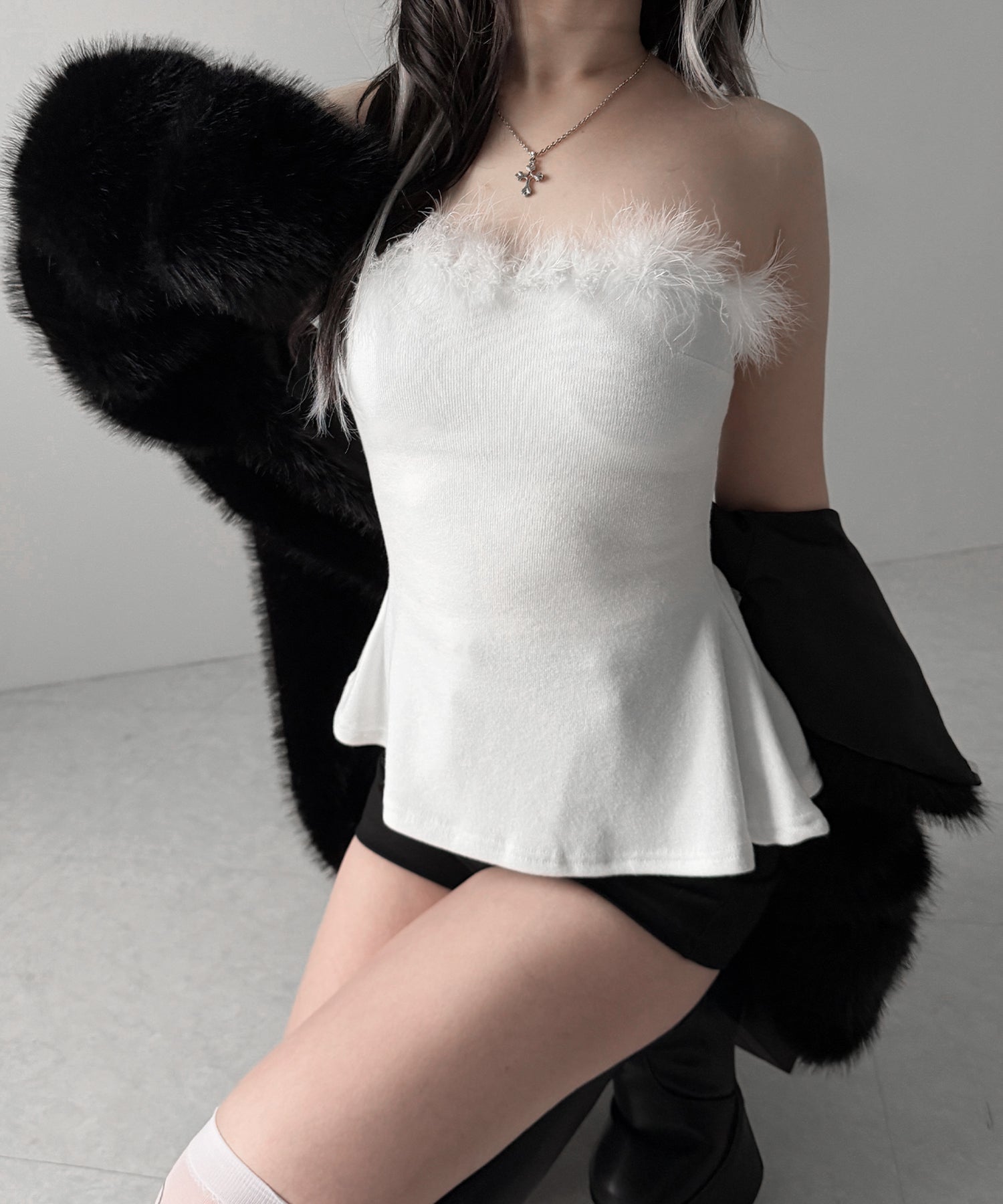 フェイクファーペプラムベアトップス / fake fur peplum bare tops