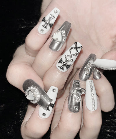 【 限定先行販売 】heart cross white silver bijou nail tips
