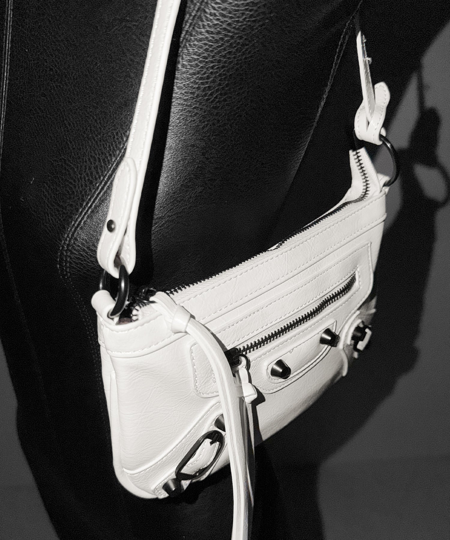 【 ショルダーストラップ付き２WAY 】ヴィンテージライクグランジミニハンドバッグ／ vintage like grunge mini hand bag