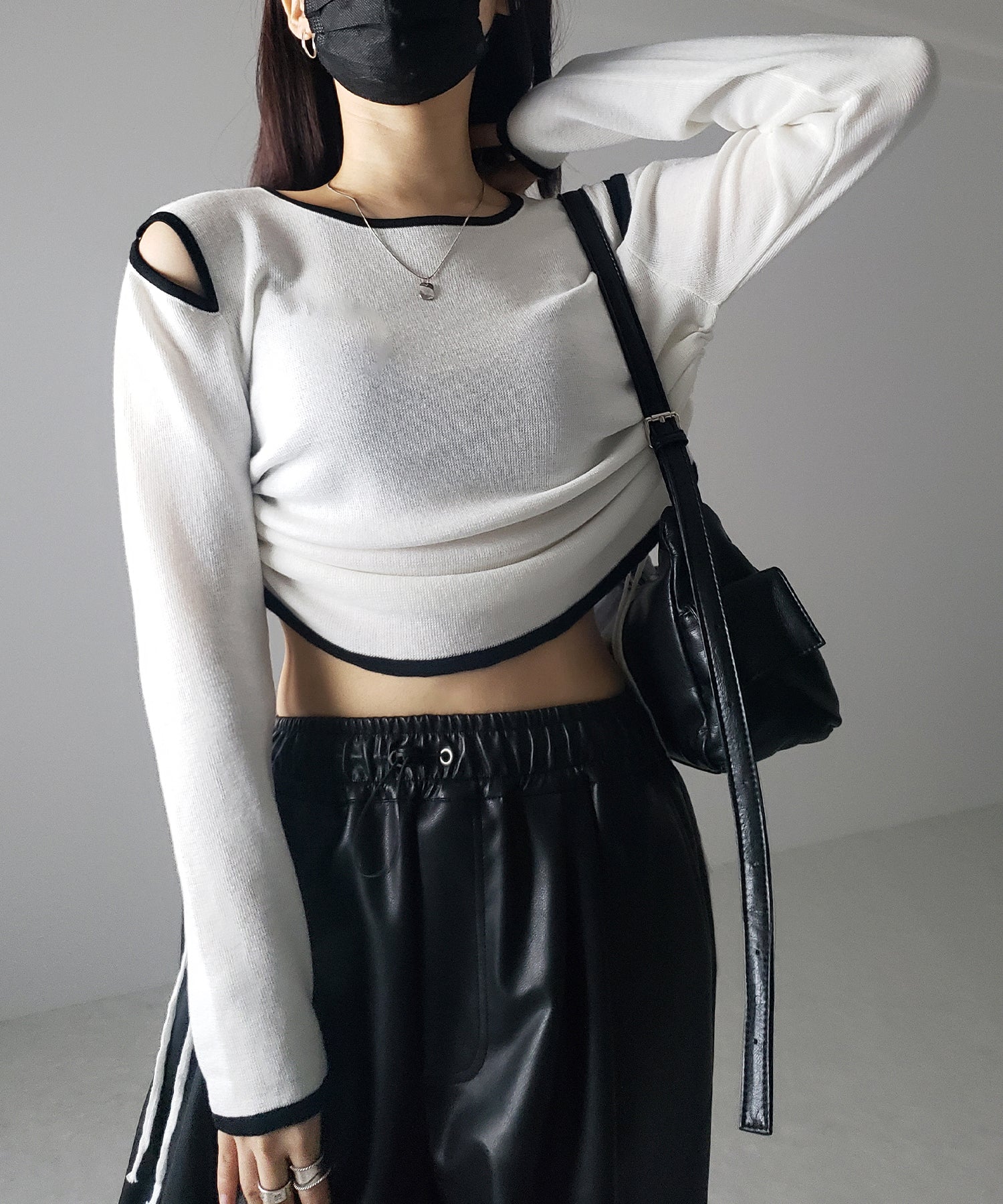 【 ４color 】パイピングカットアウトサイドリボンニットトップス