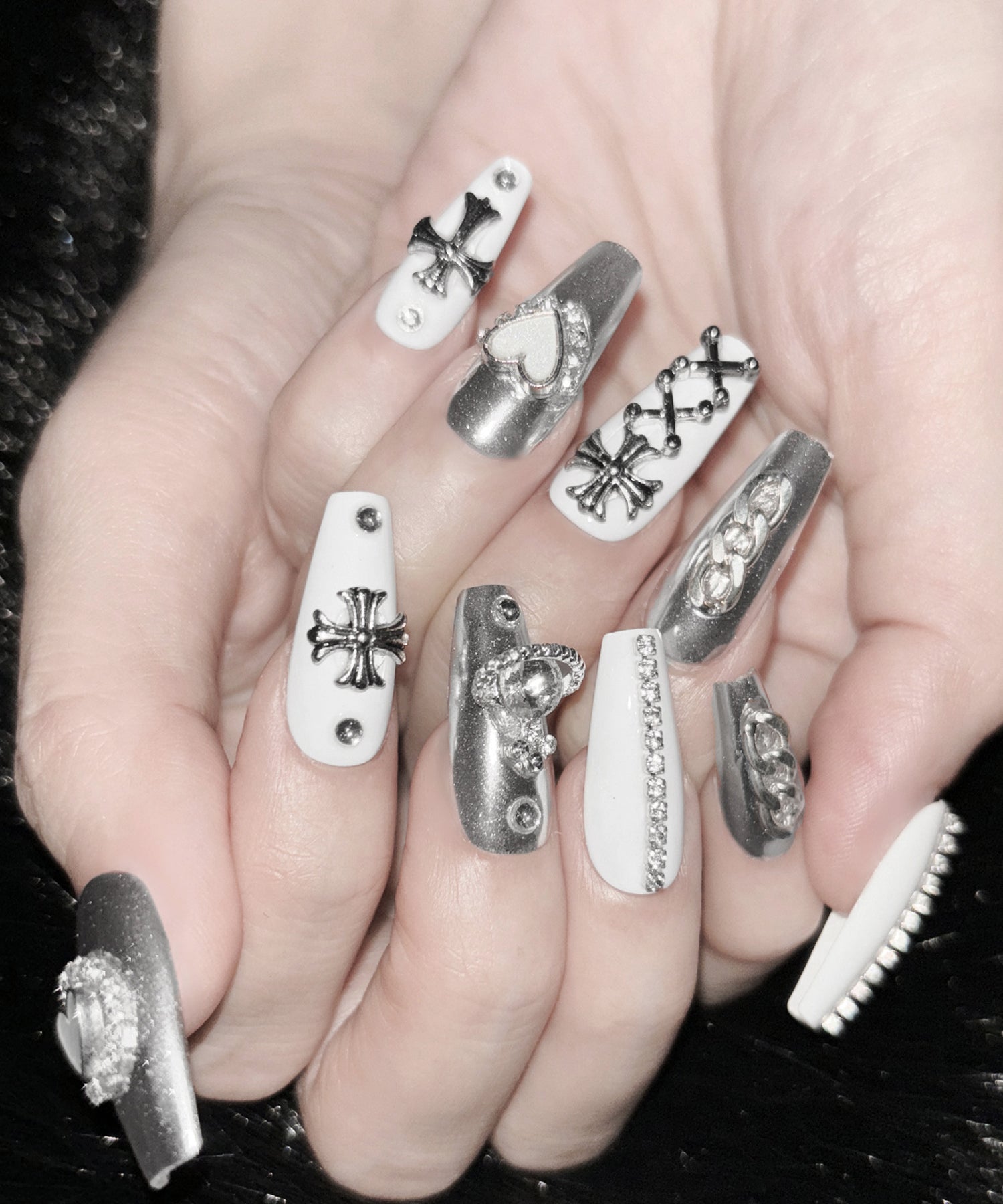 【 限定先行販売 】heart cross white silver bijou nail tips