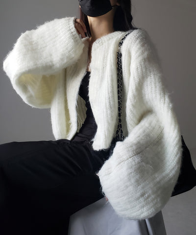 ボリュームワイドスリーブショートシャギーニットカーディガン ／ volume wide sleeve short shaggy knit cardigan