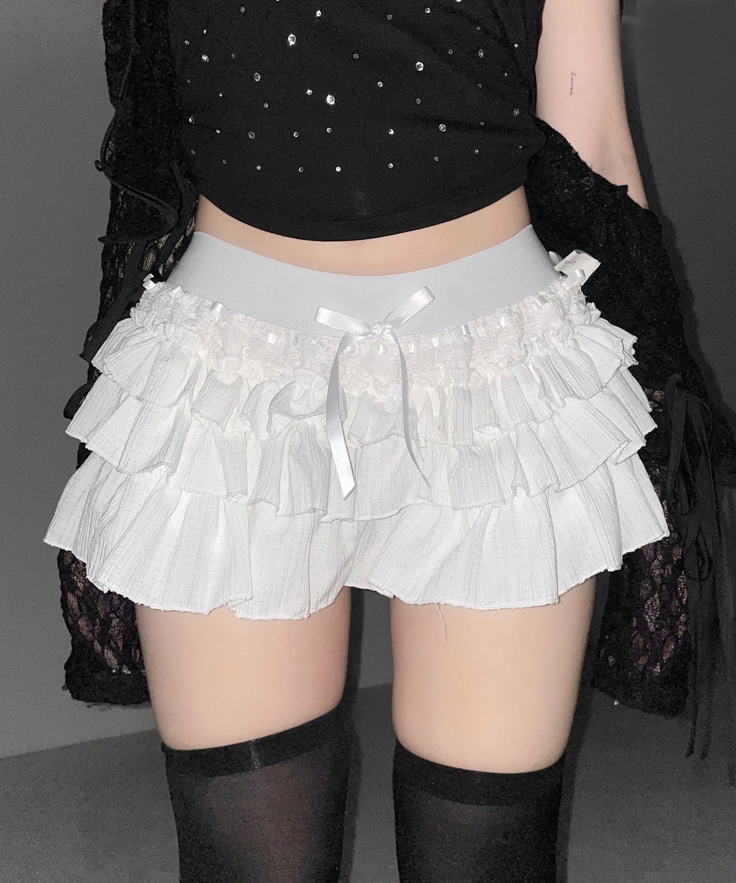 リボンフリルミニショートパンツ ／ ribbon frill mini short pants