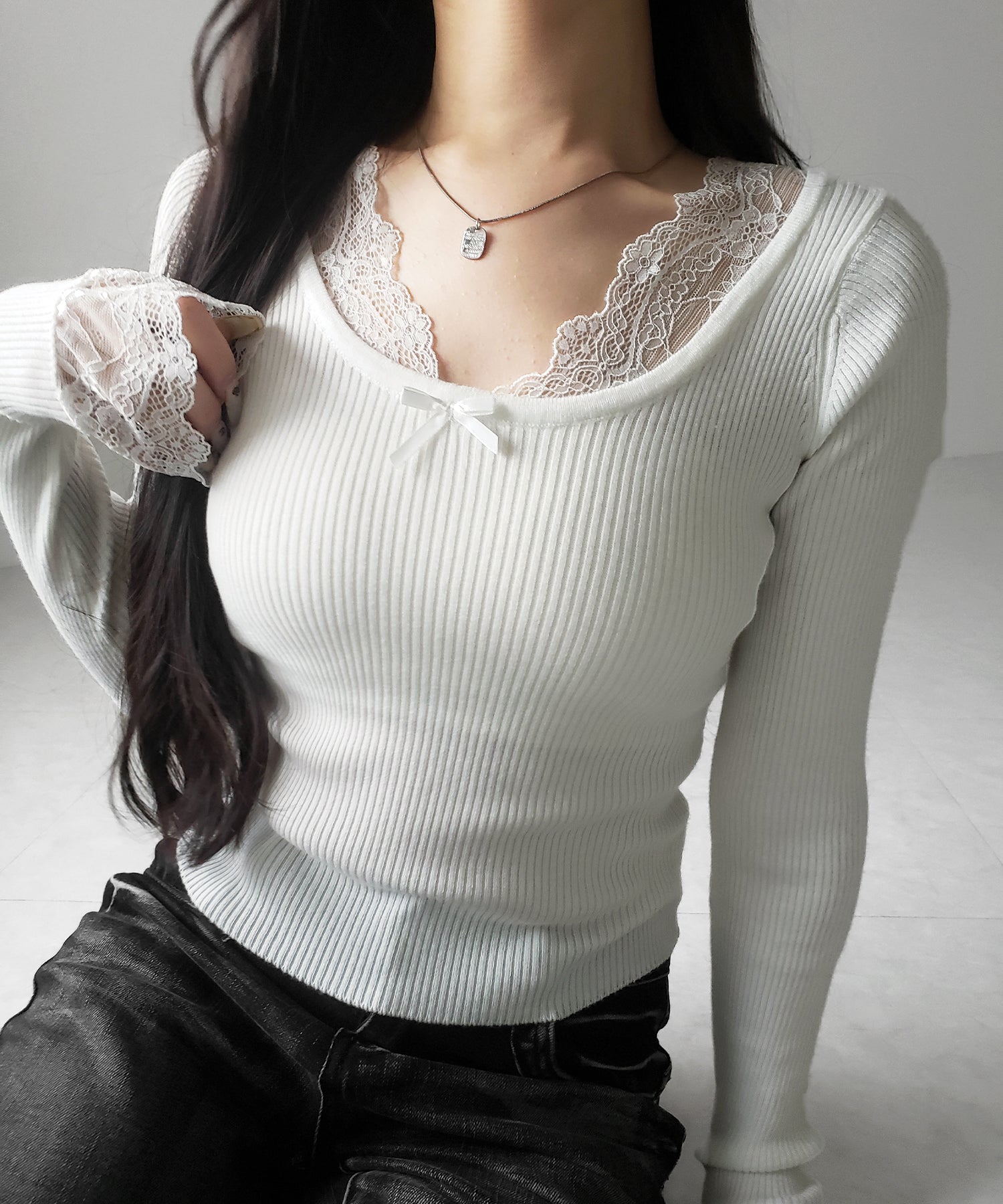 フロントリボンレース切替リブニットトップス ／ front ribbon lace switching ribbed knit tops