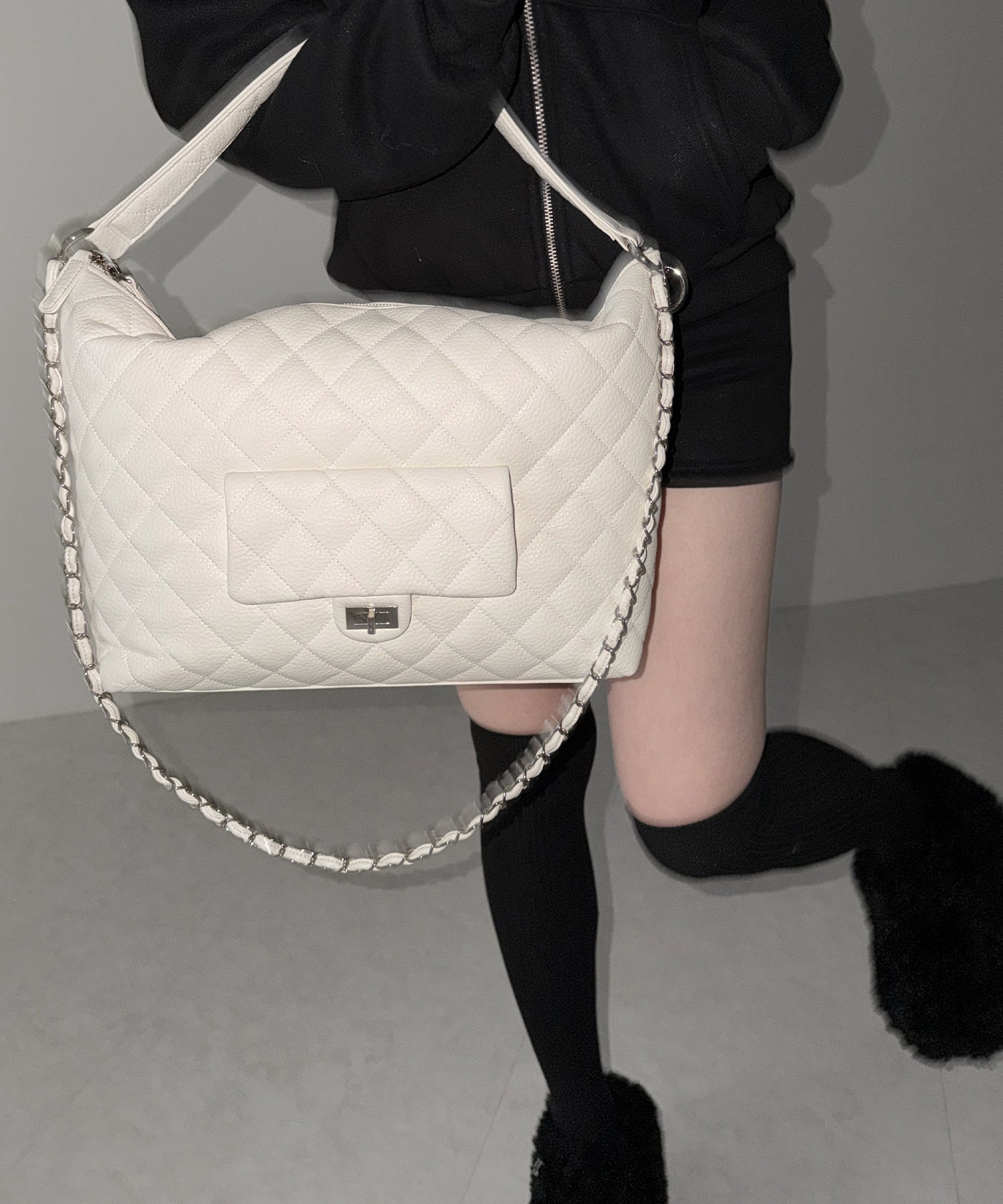 【 ショルダーストラップ付き２WAY 】キルティングスクエアトートショルダーバッグ / quilted square tote shoulder bag