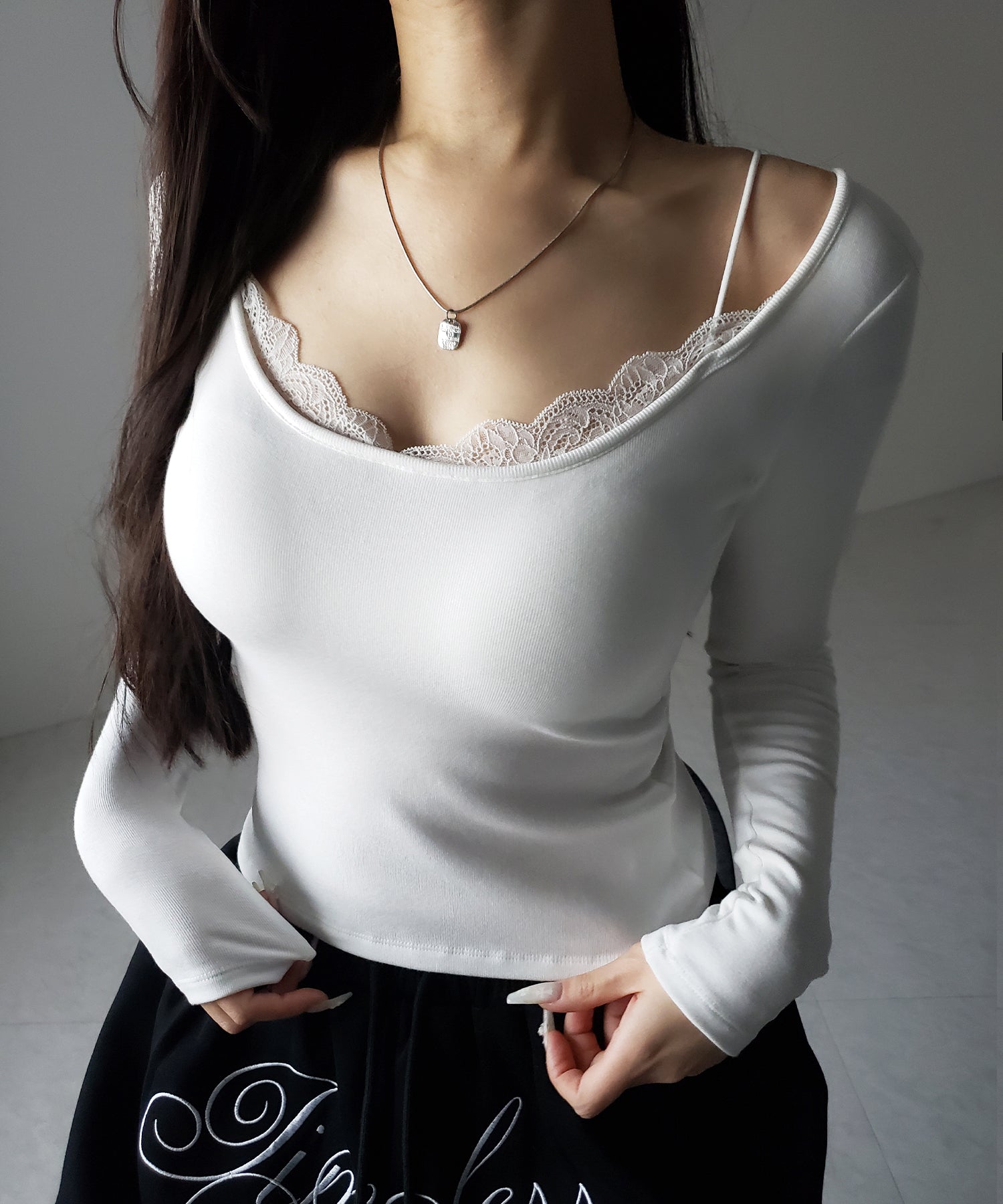 【 カップ付き 】裏起毛レースレイヤードぴちカットソートップス ／ urakimo square neck pichi cutsew tops