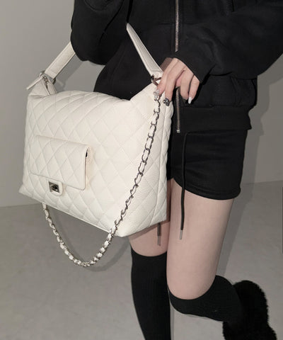 【 ショルダーストラップ付き２WAY 】キルティングスクエアトートショルダーバッグ / quilted square tote shoulder bag