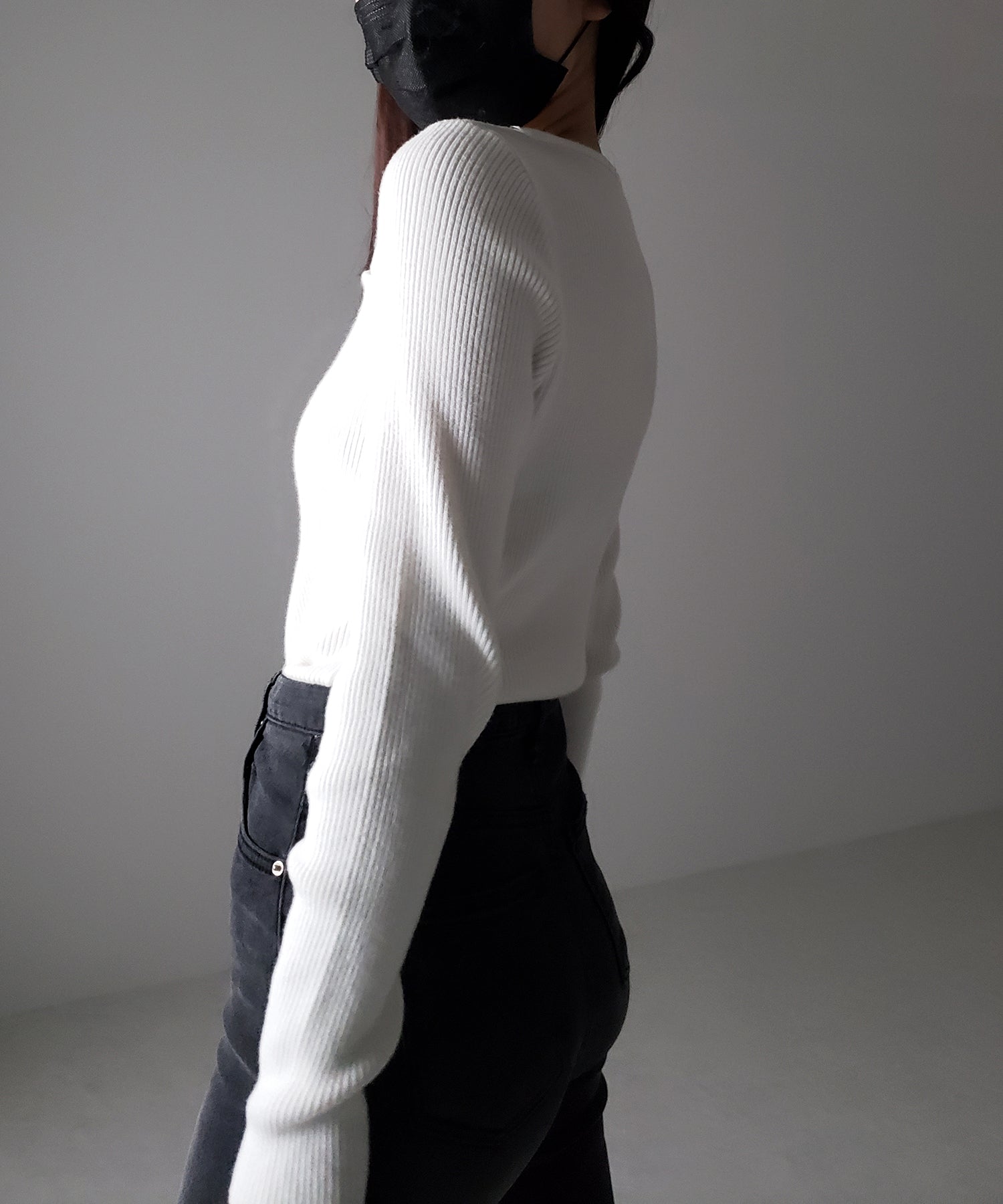 【 ２color 】カットアウトビットデザインリブニット